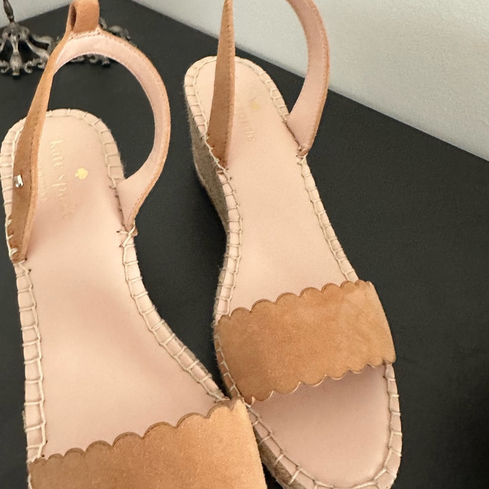 Kate Spade - Size 8 , Beand New, Laces are missing - Picture 6 of 6